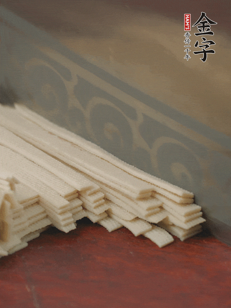 ڼ䣬ǧϸ˿ܲȥƤϸ˿Ҷϸ